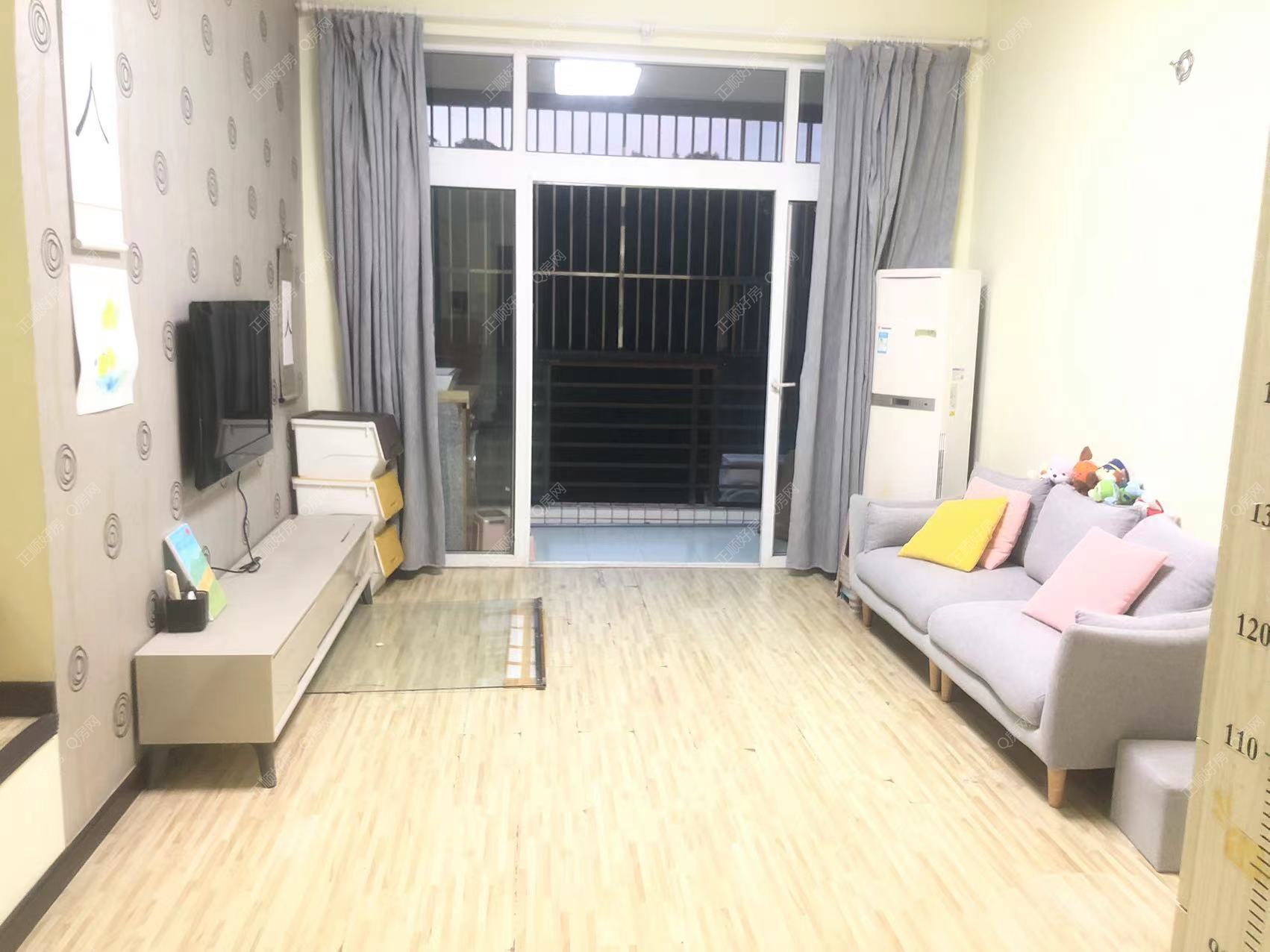 华南名宇 刚需两房 电梯高层 装修保养好 直接入住