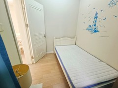 次卧