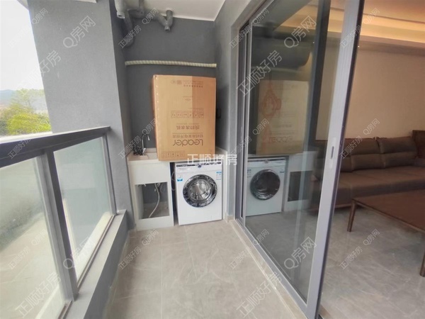 s79AC17E4A905481EB9CCE8646A19661D.jpg1761296