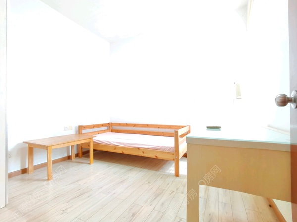 次卧