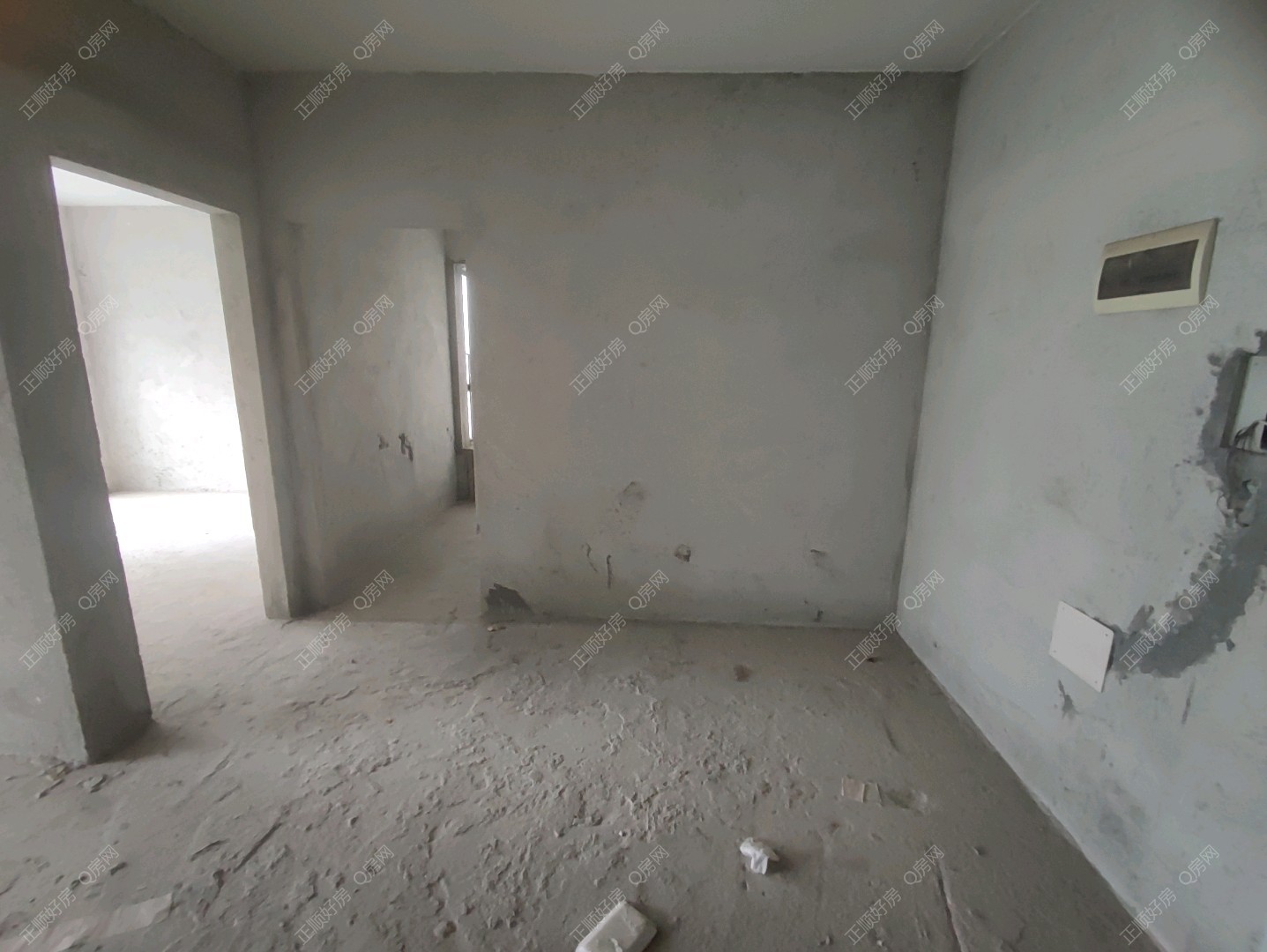 斗门湖心路毛坯  两房  带长阳台  看房方便，交通便利