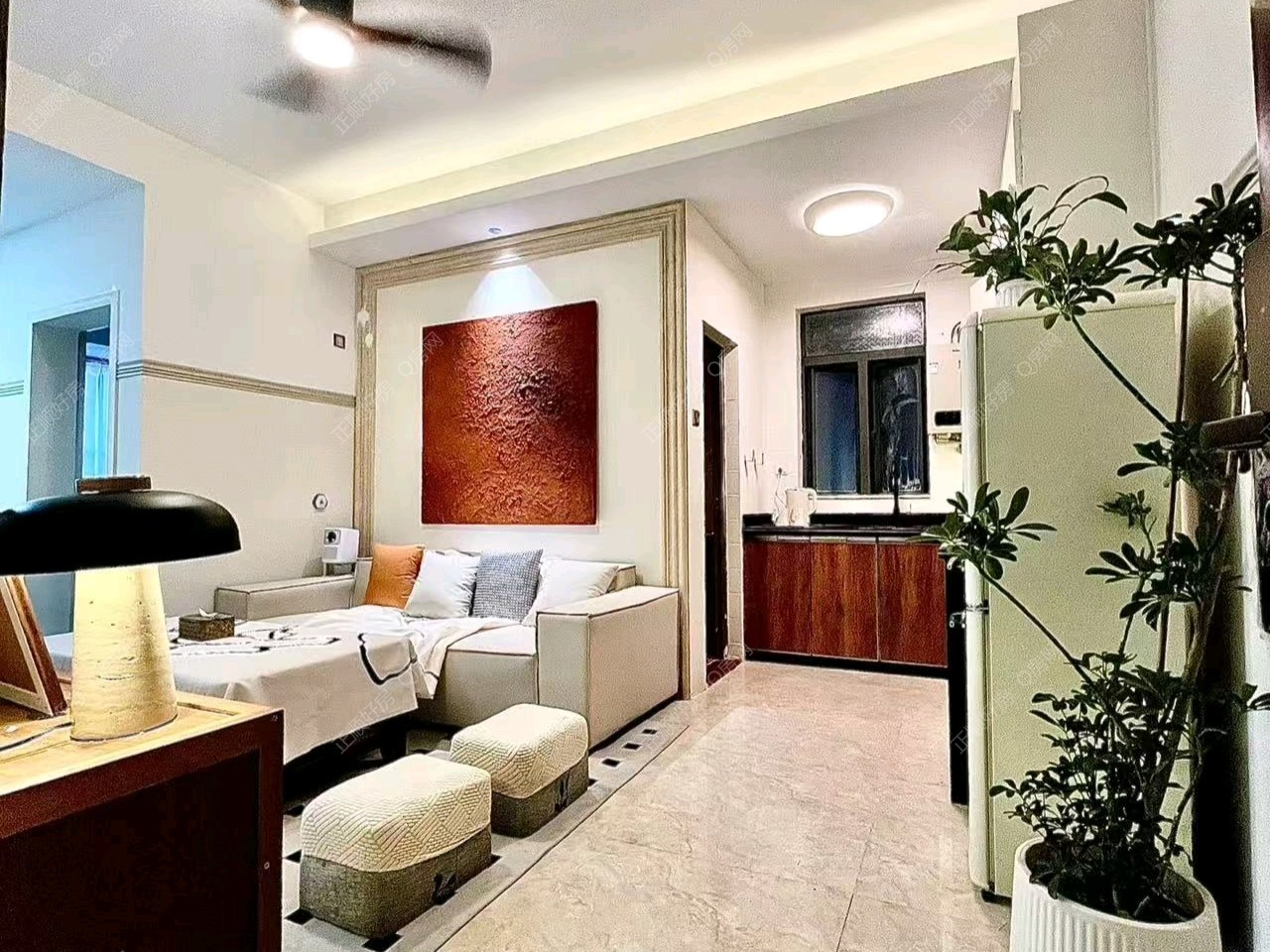 晴朗明珠 全新装修 两房 83万  有密码看房