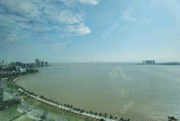 海湾半山3室2厅2卫在售房源图片