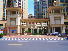 小区大门（南门）