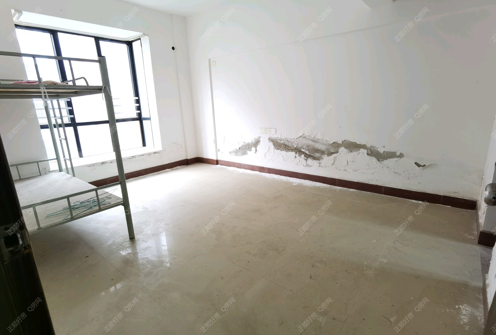 湖星水岸华庭一期 精装复式，177平145万送大平台