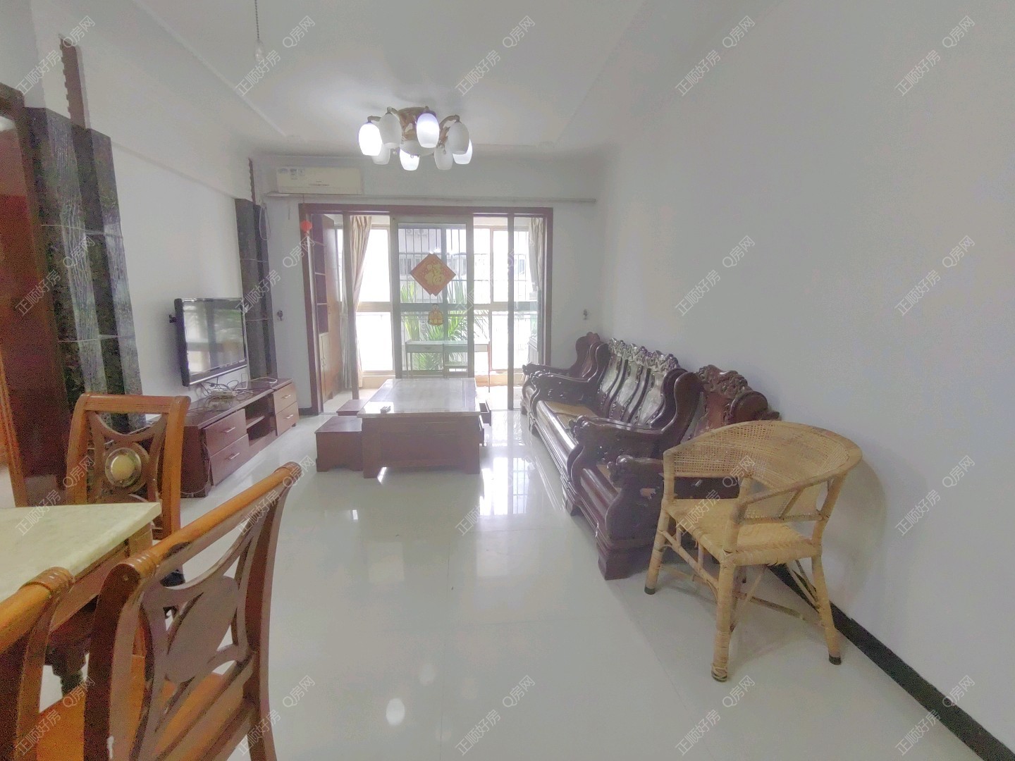  吉大中心地段 精装2房 带大平台 业主诚心出售