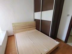 次卧