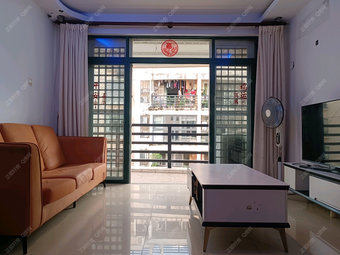 嘉园精装3房，业主保养很好，直接拎包入