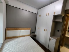 次卧
