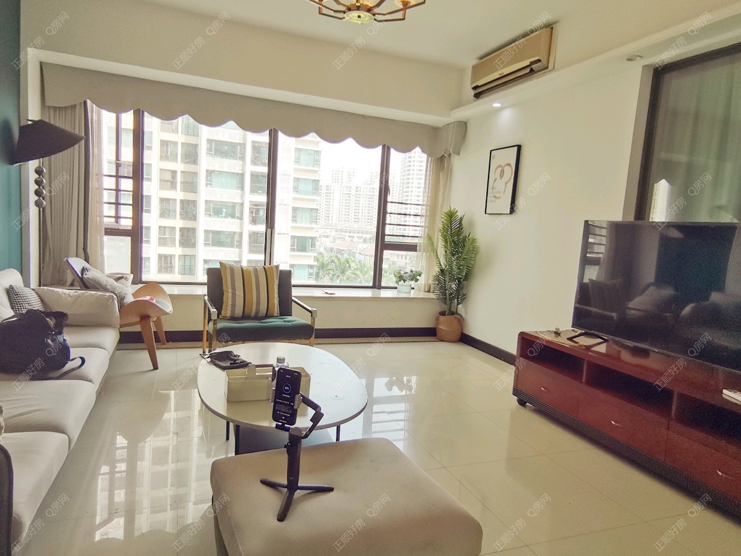 华发新城四期   南北通   4房