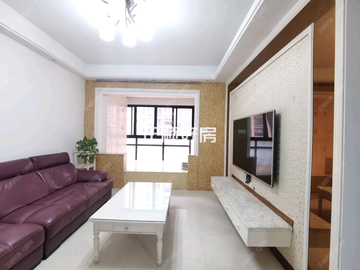 华业香庄    两房可以当3房用，电梯南向  拎包入住