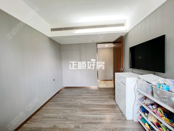 次卧
