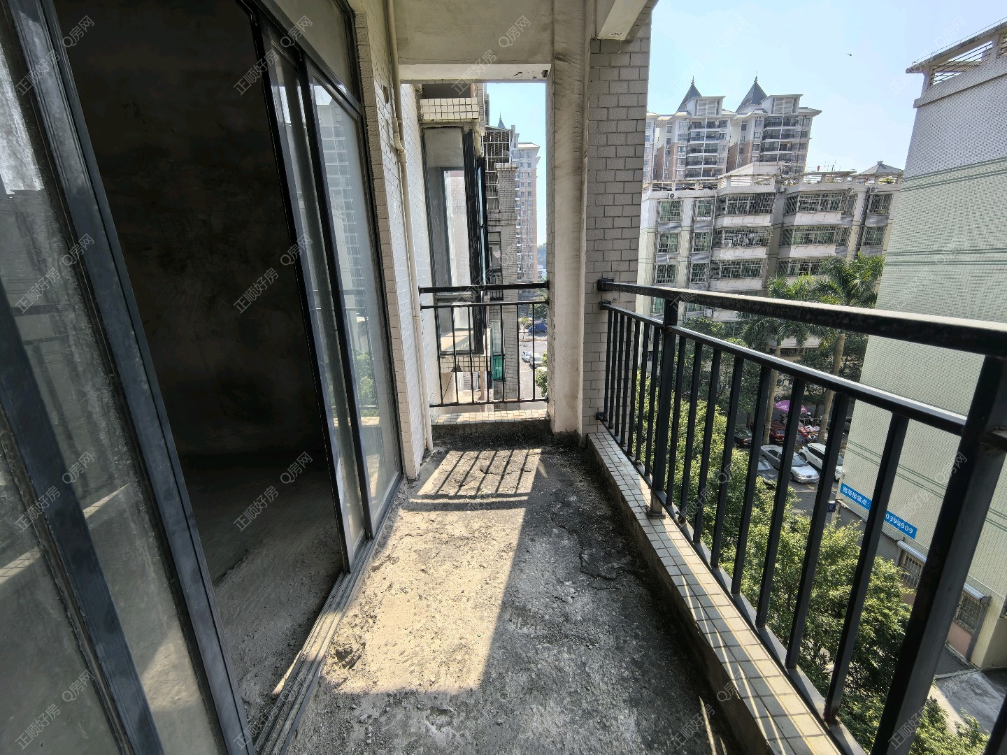 白藤二路 湖星水岸一期 稀缺户型 一房一厅 