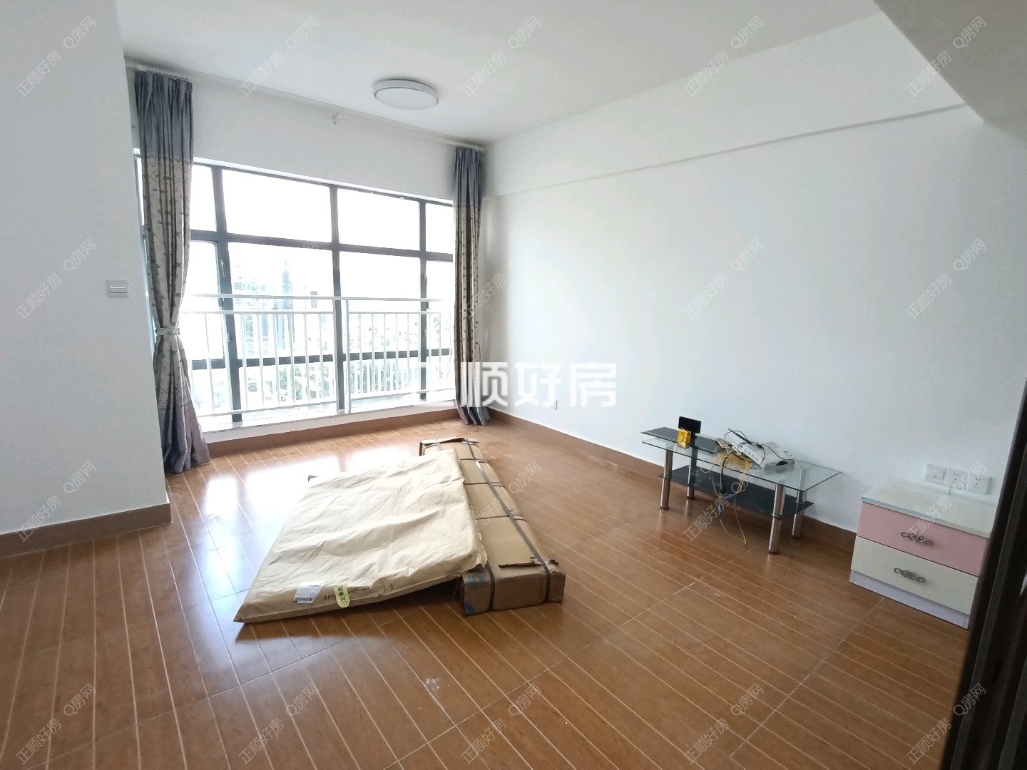 出售 嘉年华国际公寓 南向 带阳台 投资回报高