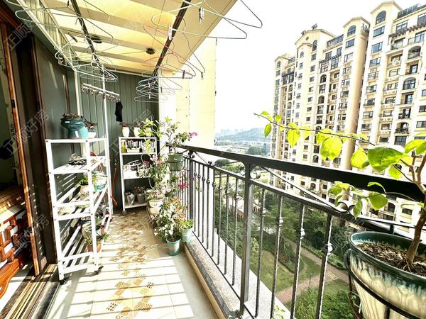 客厅阳台