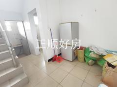 1楼103房旁二楼厨房