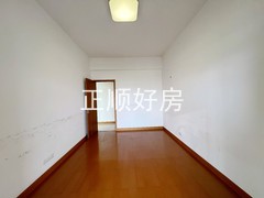 次卧