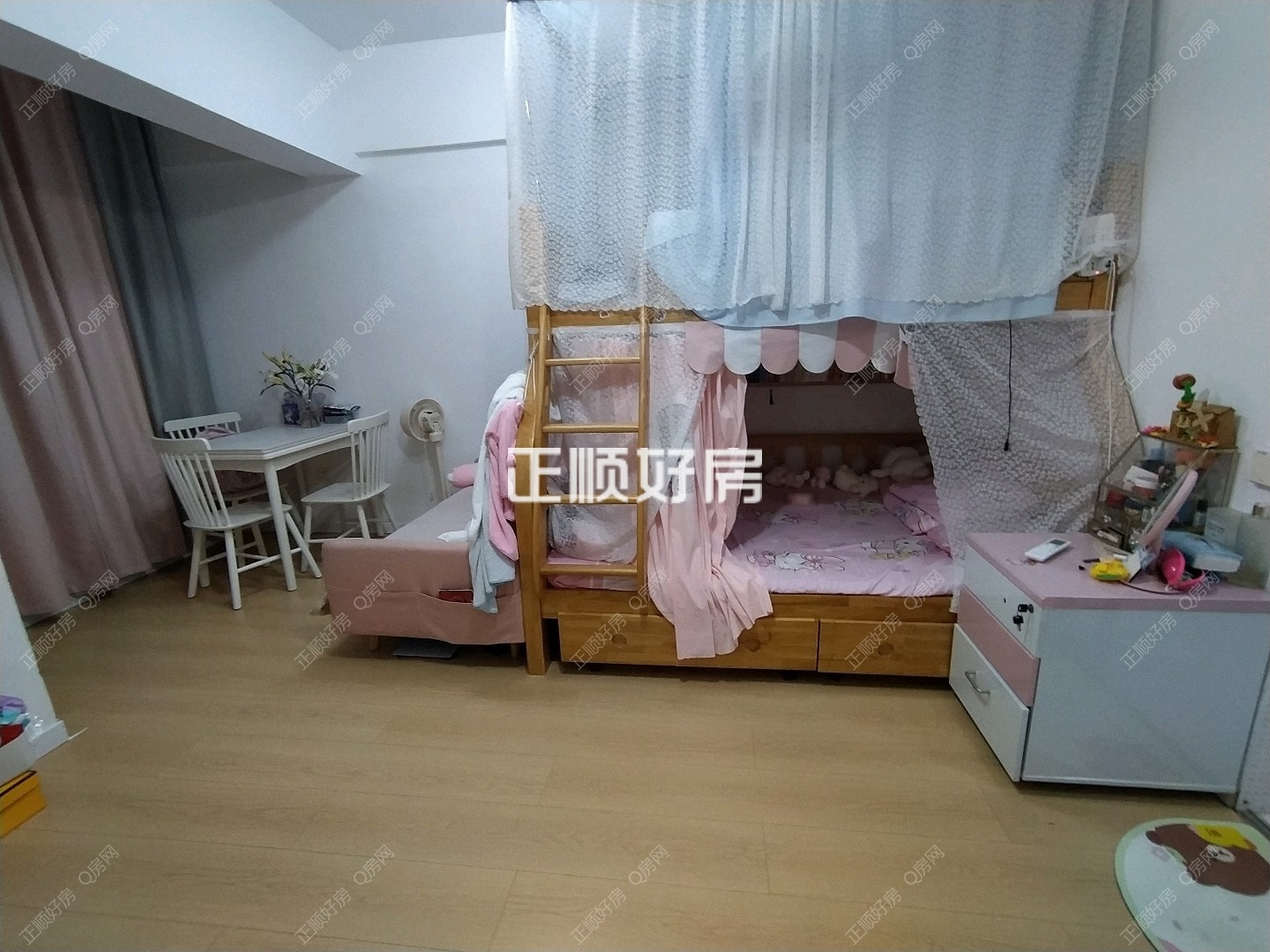 吉大嘉年华 靓装公寓 业主诚心出售 看房方便