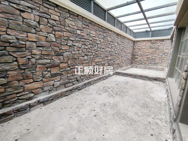 2204201733504F39AE41BF3F4352BE5D