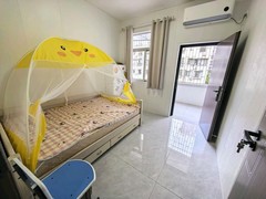 次卧