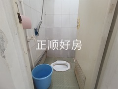 103房-卫生间
