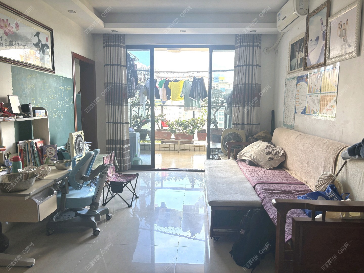 前山沃尔玛旁招商花园城精装3房，厅出阳台，只售220万