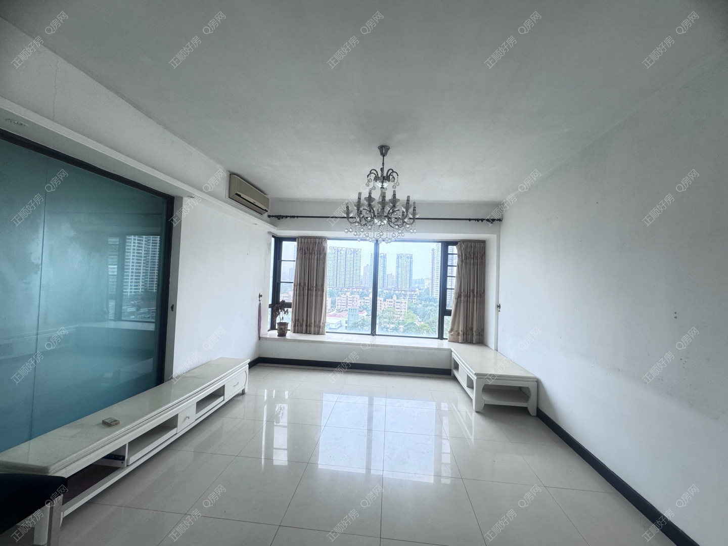 南屏华发新城，4房，中间楼层