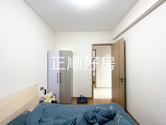 东向次卧