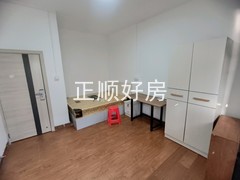 E房