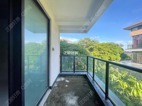 二楼南向阳台