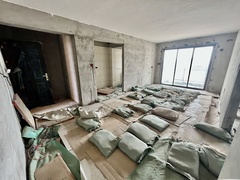 house_img