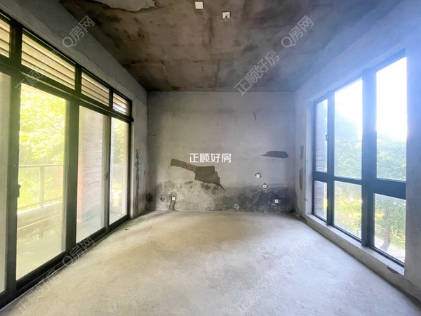 二楼次卧套间