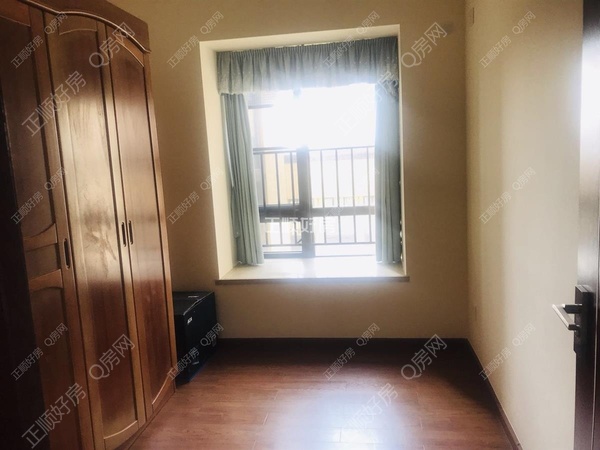 s08E40A034E6648738963EBB19C1A9F4E