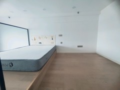 A房