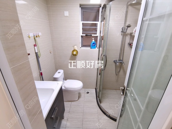 公共卫生间