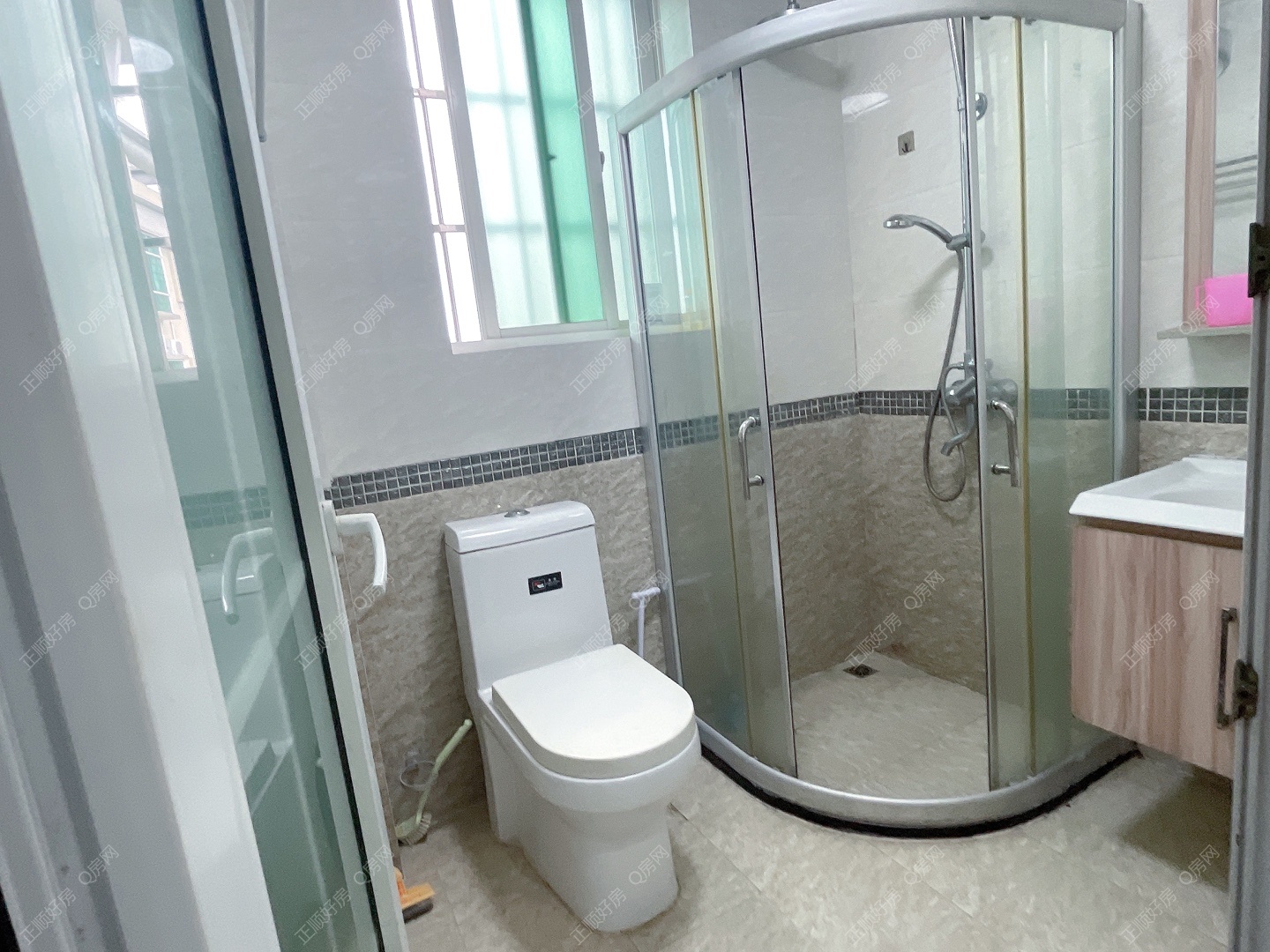 电梯顶楼复式5房拱北富华里对面兰埔花园 业主诚心出租。