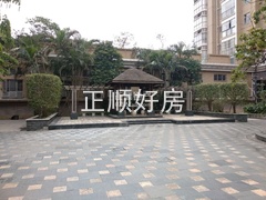 小区中庭.jpg