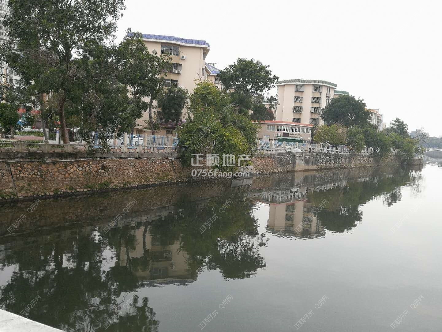 837643109.jpg