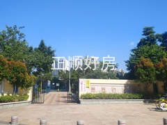 小区旁边公园