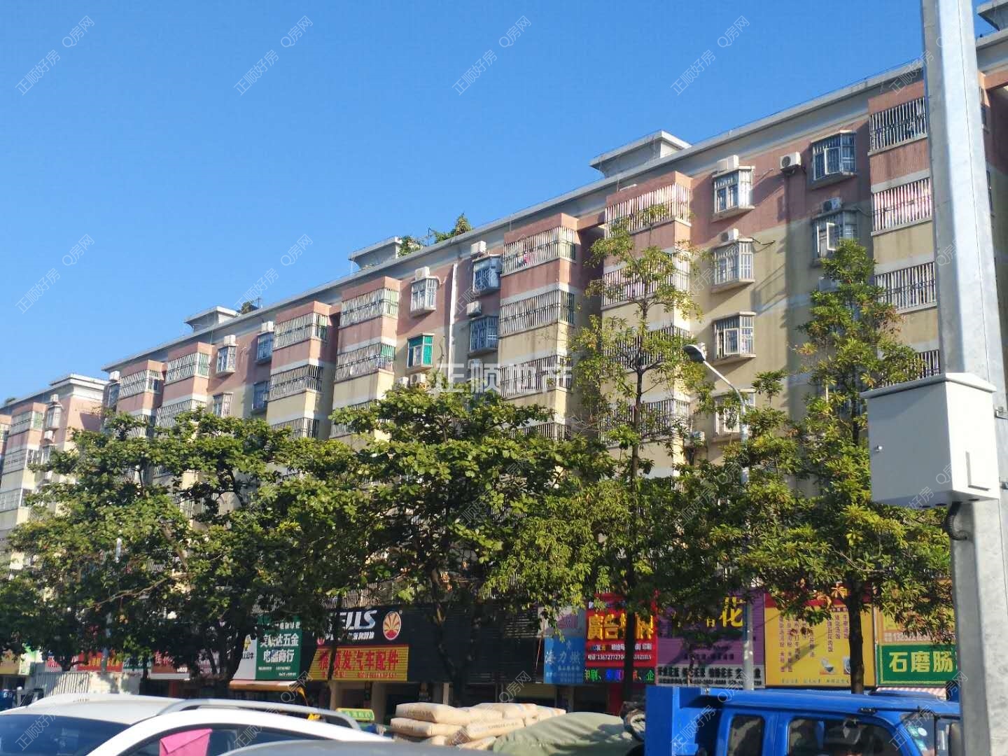 外景和楼下商业
