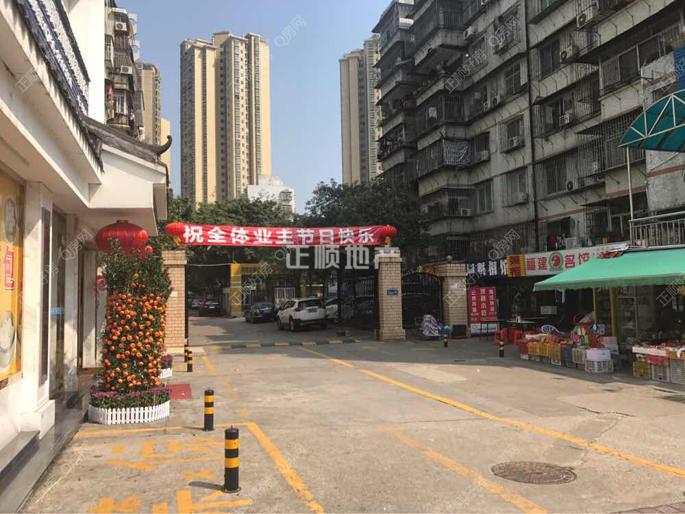 小区大门