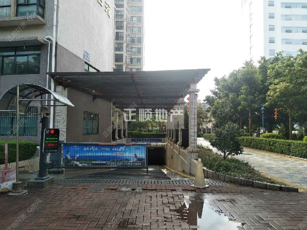 北门地下停车入库
