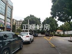 小区东门春晖路