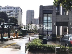 小区北门