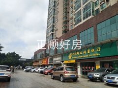 小区南门商铺街靠梅华路