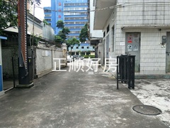 大门出口