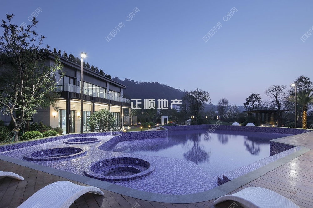 小区泳池.jpg