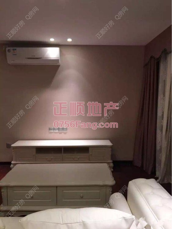 客厅.jpg