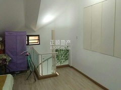 702560867.jpg