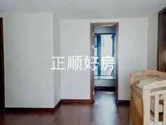 主卧衣帽间.jpg